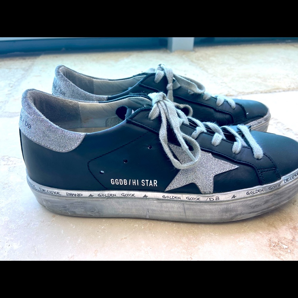 Almost new Golden Goose sneaker.